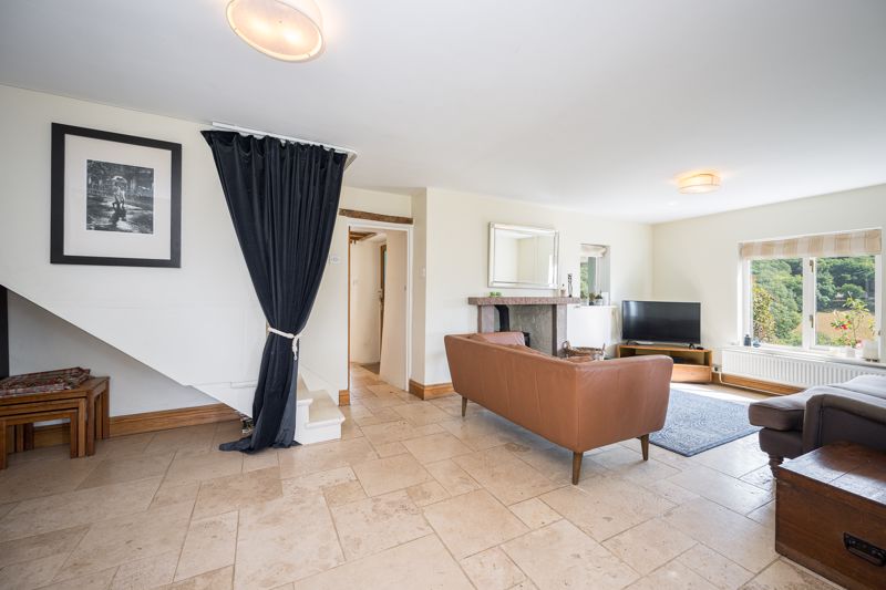 Sitting Room- click for photo gallery
